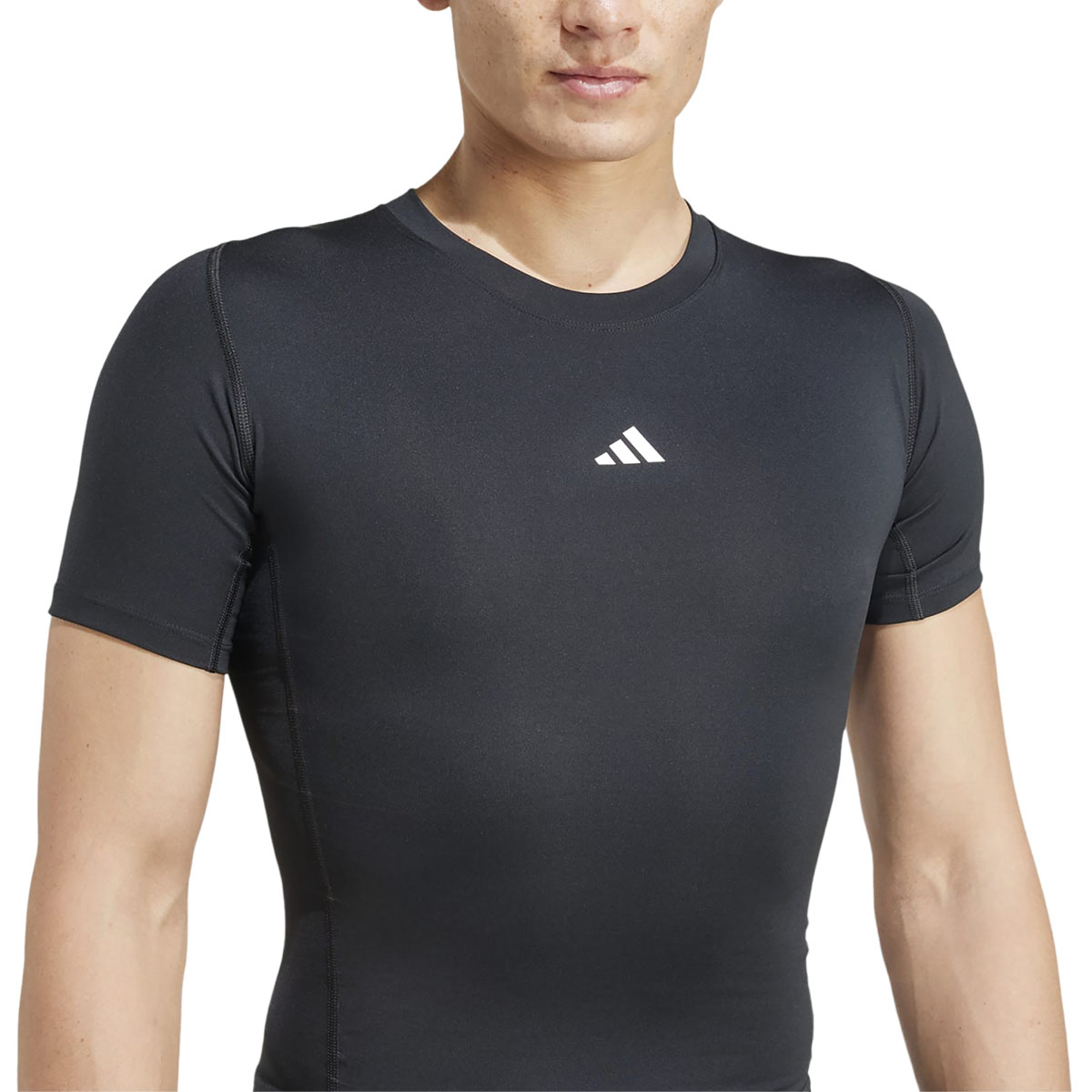 ADIDAS - TECHFIT COMPRESSION T-SHIRT ADIDAS - TECHFIT COMPRESSION T-SHIRT