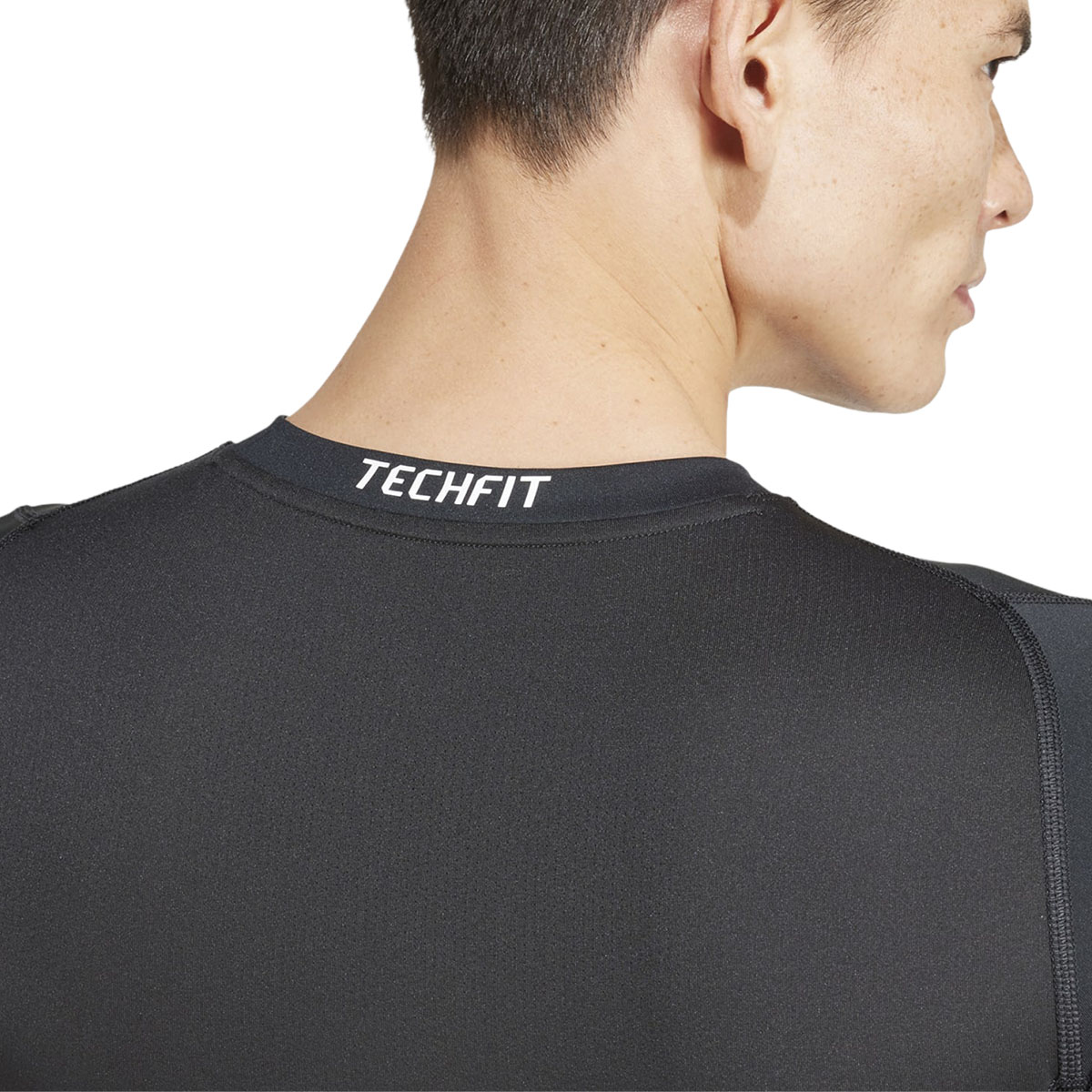 ADIDAS - TECHFIT COMPRESSION T-SHIRT ADIDAS - TECHFIT COMPRESSION T-SHIRT