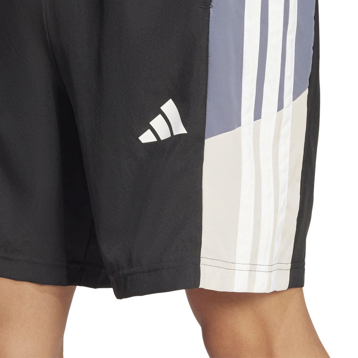 ADIDAS - TRAIN ESSENTIALS COLORBLOCK SHORTS