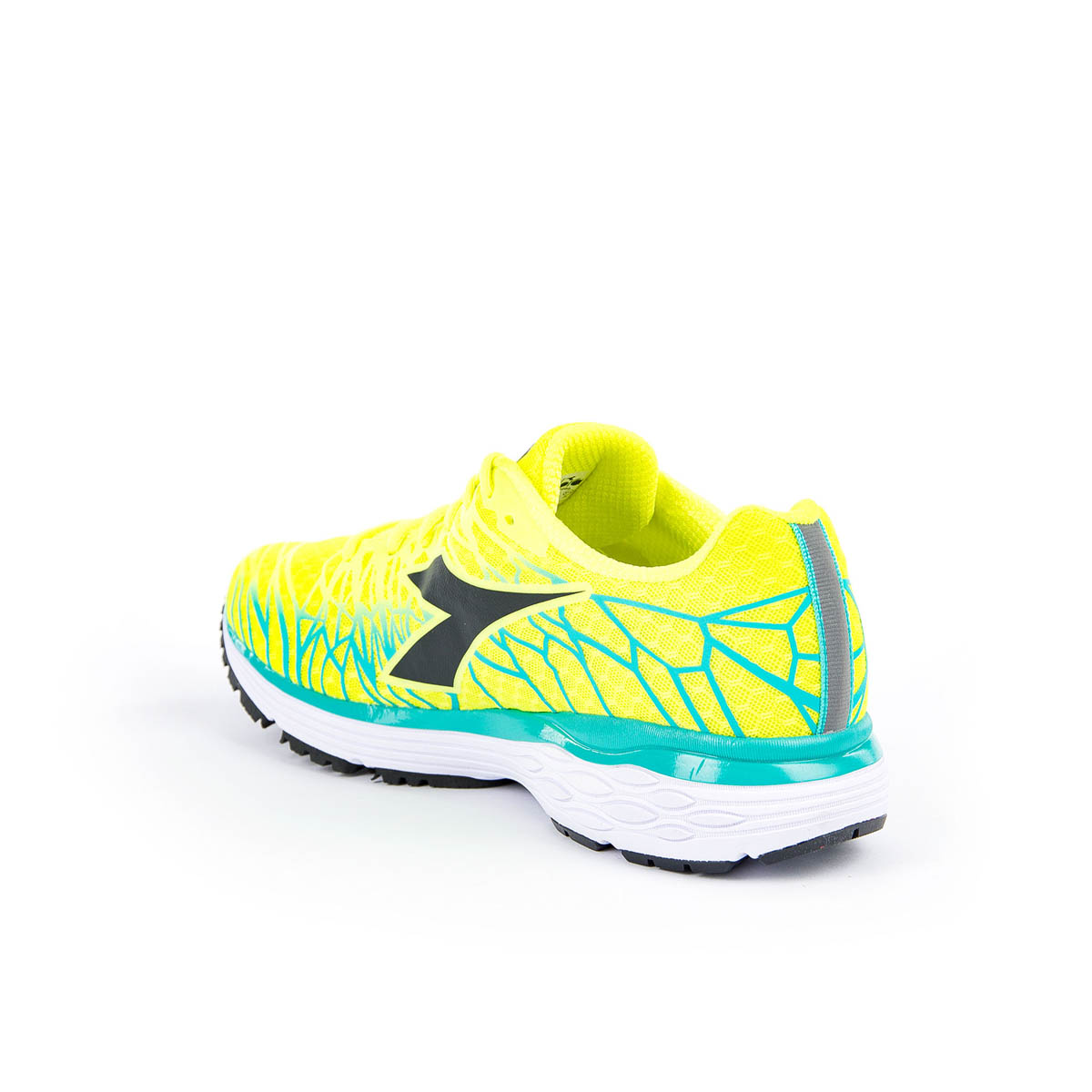 DIADORA - MYTHOS BLUSHIELD FLY 2