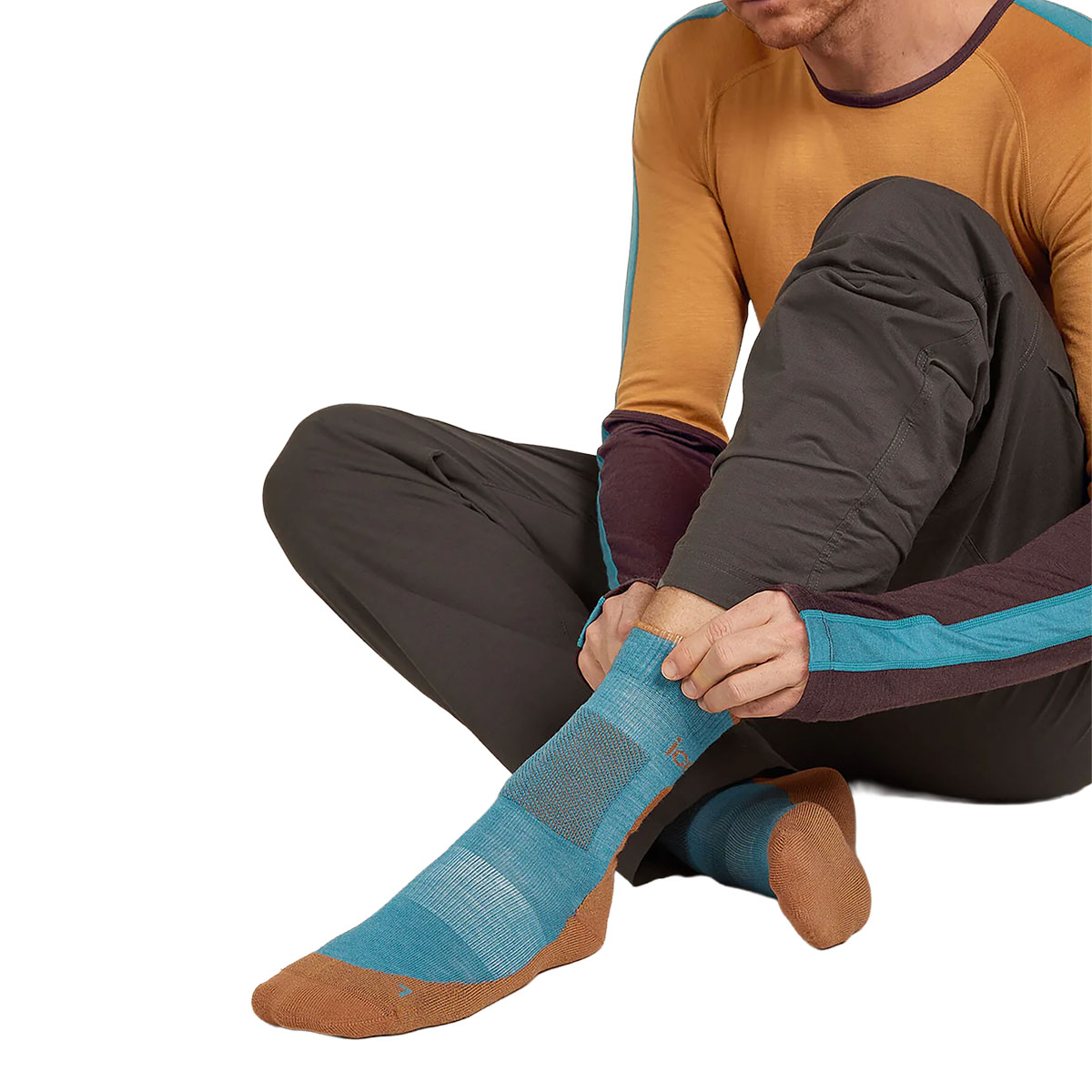 ICEBREAKER - MERINO HIKE MEDIUM CREW SOCKS ICEBREAKER - MERINO HIKE MEDIUM CREW SOCKS