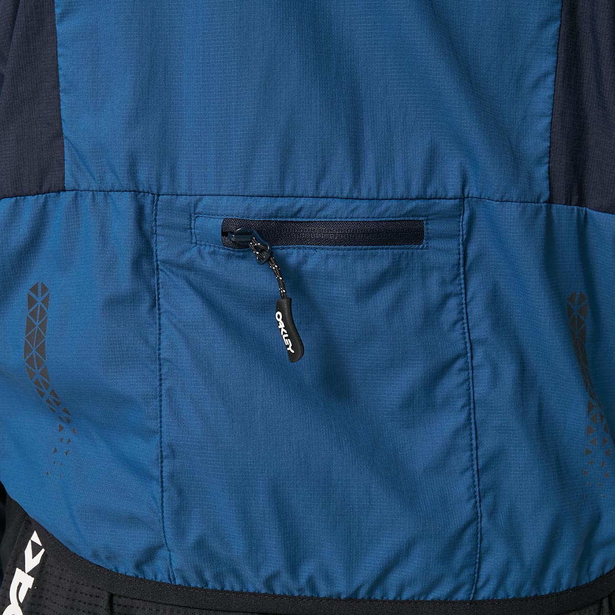 OAKLEY - ELEMENTS PACKABLE JACKET