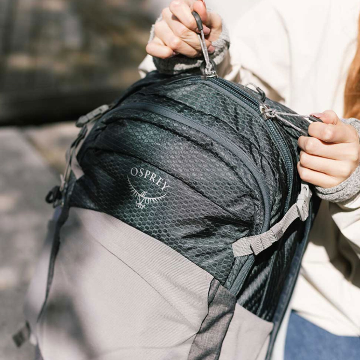 OSPREY - NEBULA TUNGSTEN SOUNDWAVE / GREY HEATHER 32 L