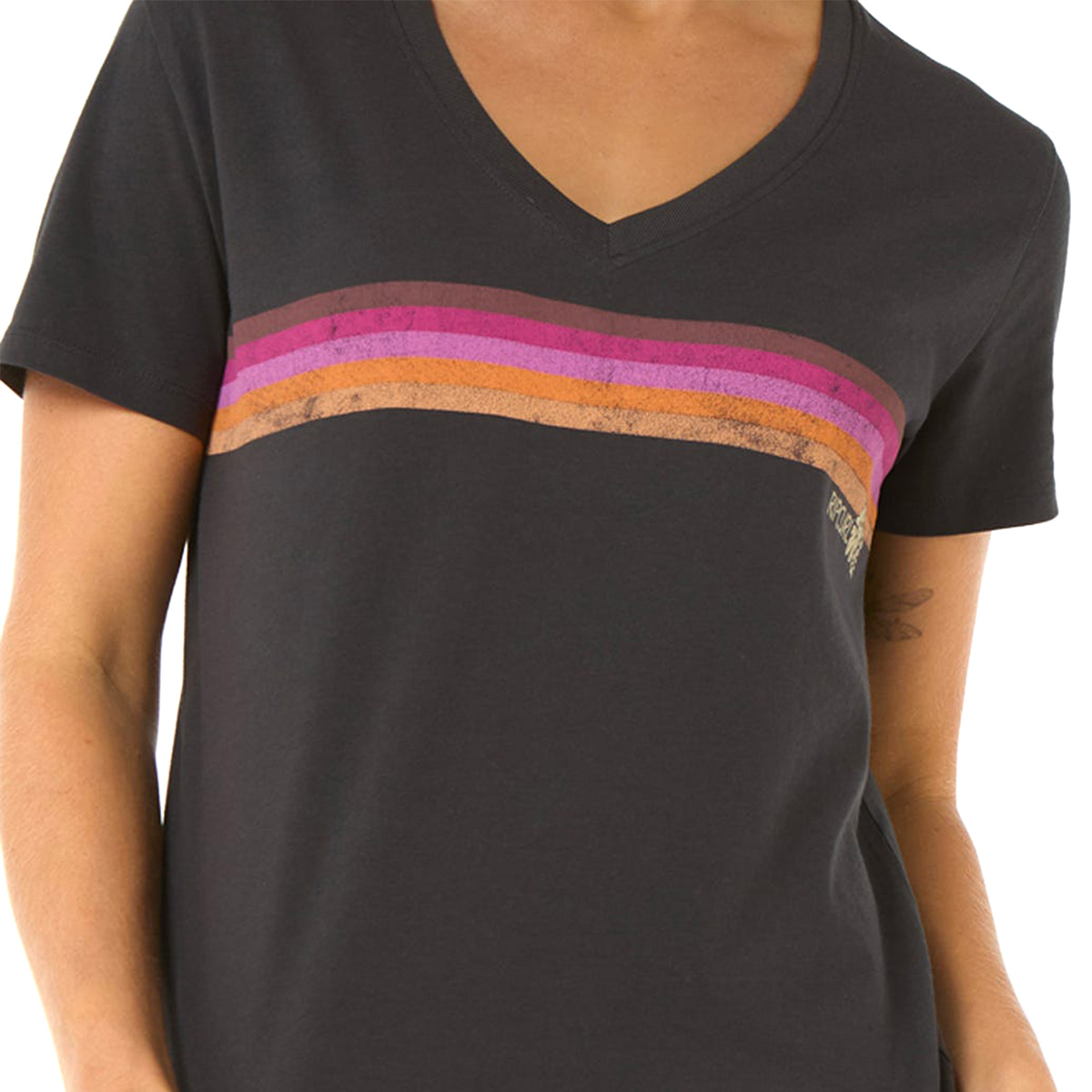 RIP CURL - SURFARAMA V NECK T-SHIRT