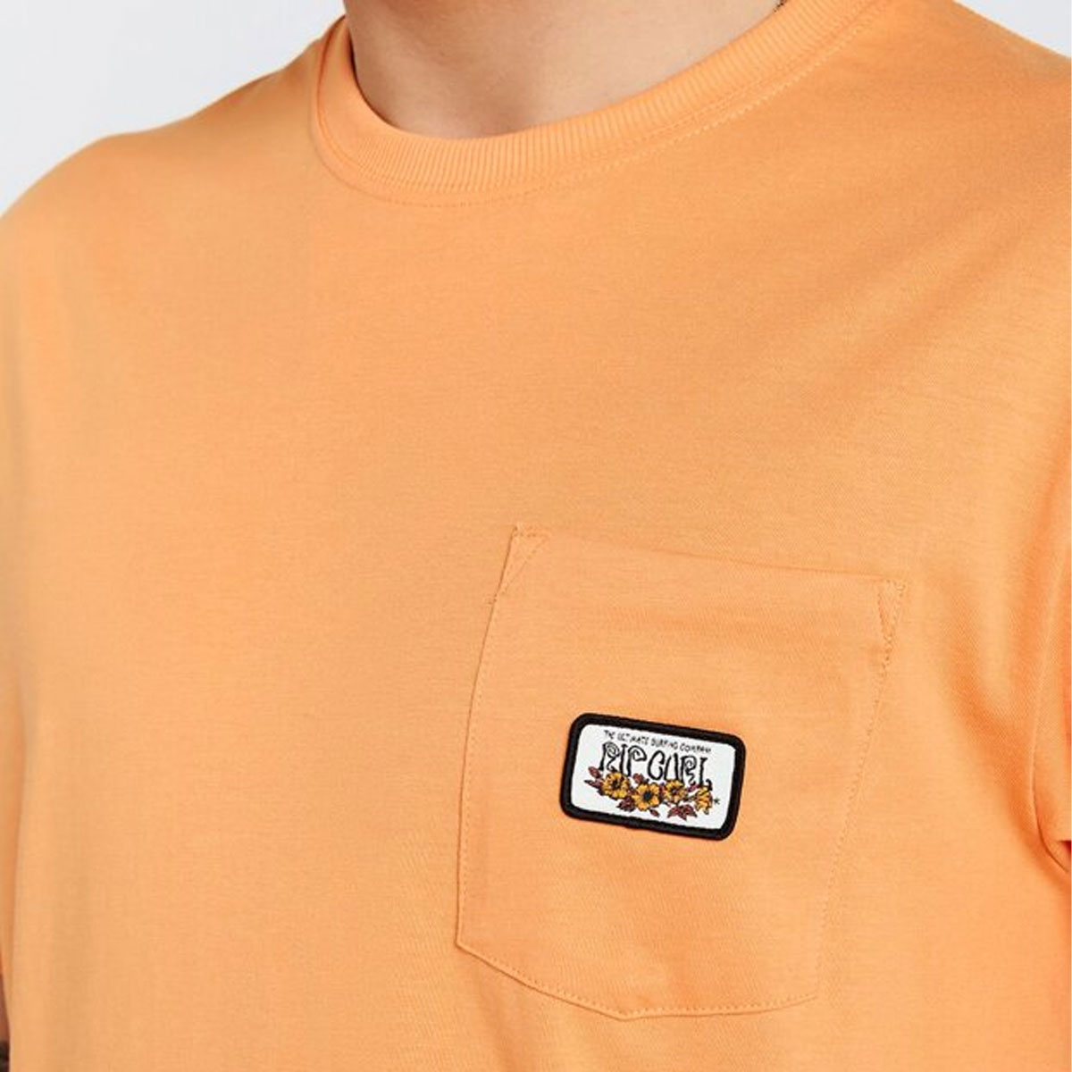 RIP CURL - SURF PARADISE BADGE TEE UPDATE