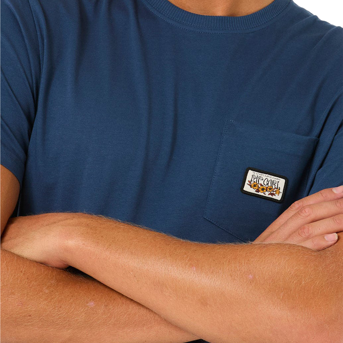 RIP CURL - SURF PARADISE BADGE TEE UPDATE