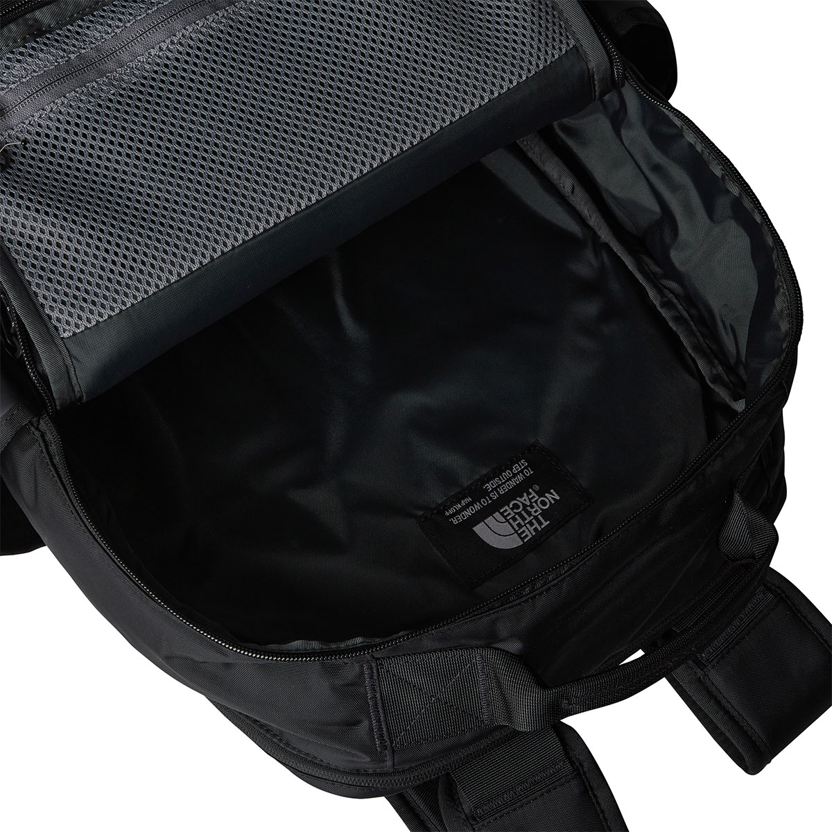 THE NORTH FACE - BASE CAMP DAYPACK